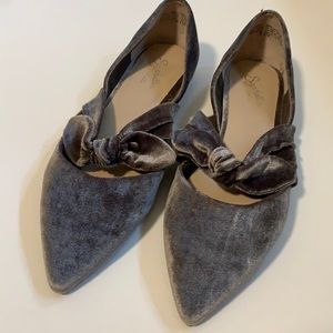 Grey-green Seychelles Velvet Bow Flats 8.5